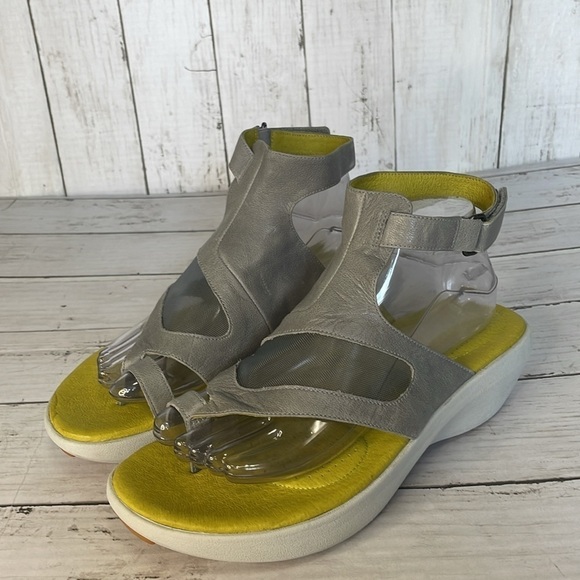 Tsubo Grey and Yellow Green Leather Ankle Strap Leather Platform Sandal - Picture 2 of 14
